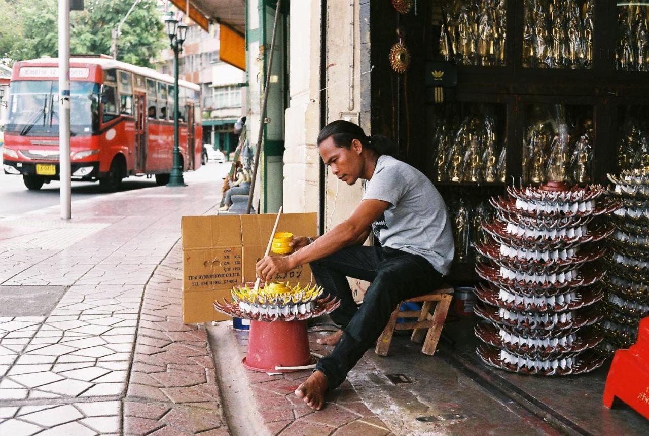 Mojo Old Town Phranakorn Hotel Bangkok Bagian luar foto